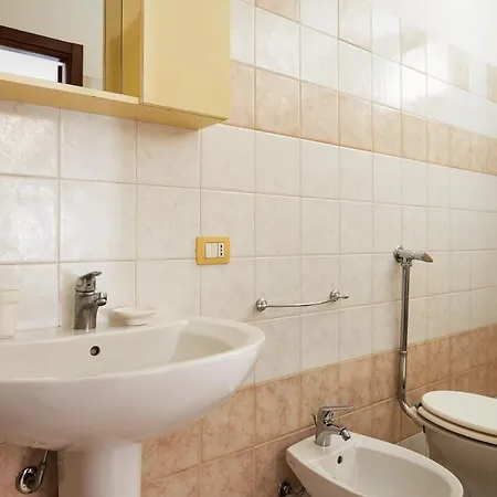 Alsave Casesicule, Sea View With Veranda And Terrace, 50 Mt From The Beach, Wi-fi * Pozzallo
